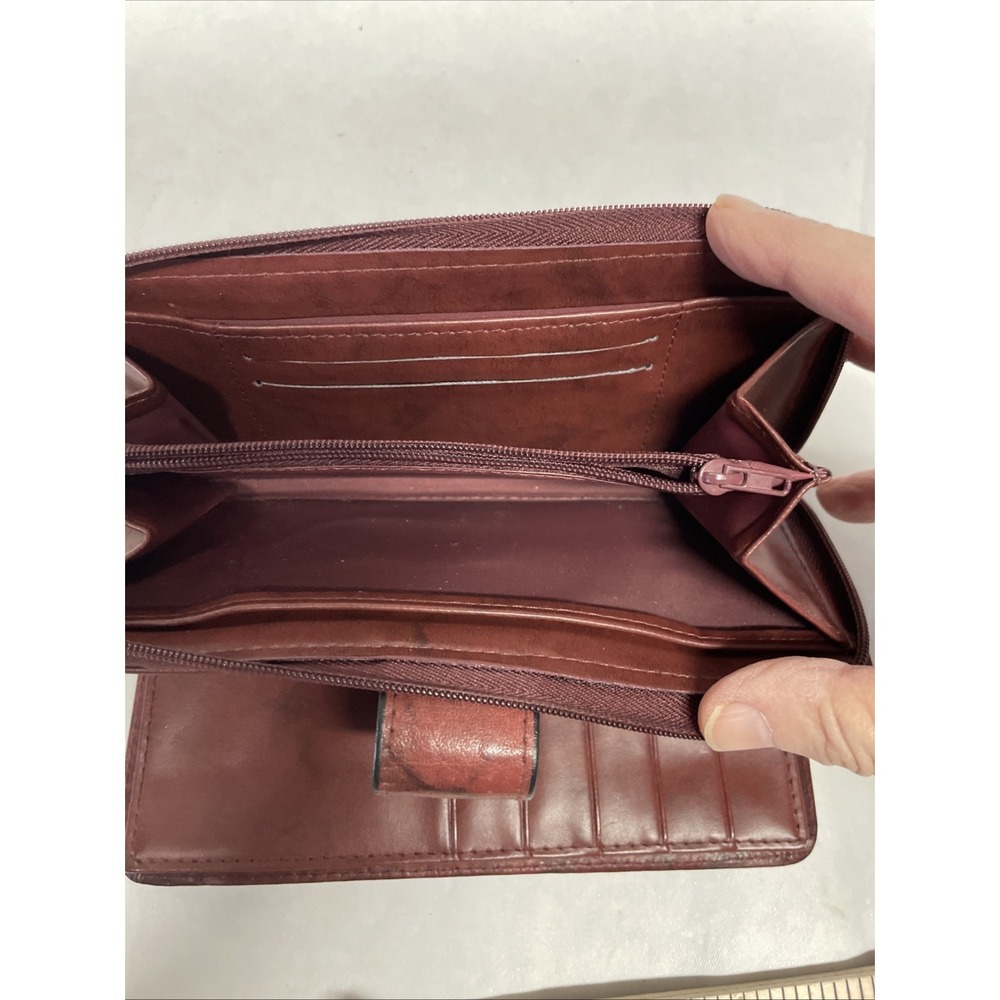 Buxton Top Grain Cowhide Wallet Women's Checkbook Snap Closure Maroon - Picture 6 of 8